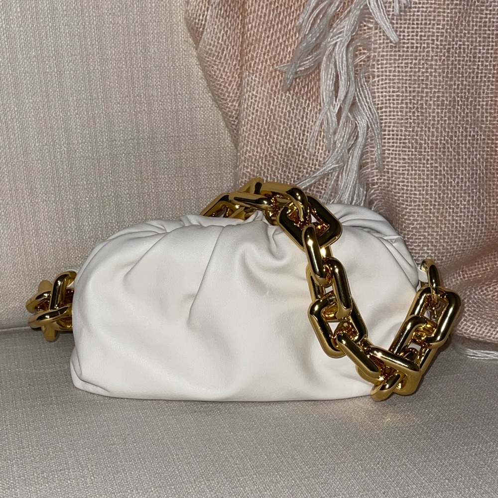 New Guaranteed Authentic Bottega Veneta Teen Chain Pouch Bag Chalk White Gold